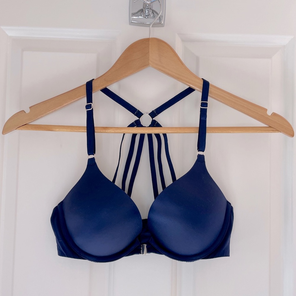 | Very Sexy | by Victoria Secret bombshell plunge strappy bra. Size 32B.